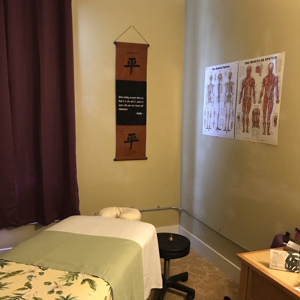 Nancy Jo Campbell, LMT - A beautiful little studio on Waiānuenue Ave. - Massage Therapy Near Me - Hilo, Hawaii Nancy Jo Campbell, LMT - A beautiful little studio on Waiānuenue Ave. - Massage Therapy Near Me - Hilo, Hawaii