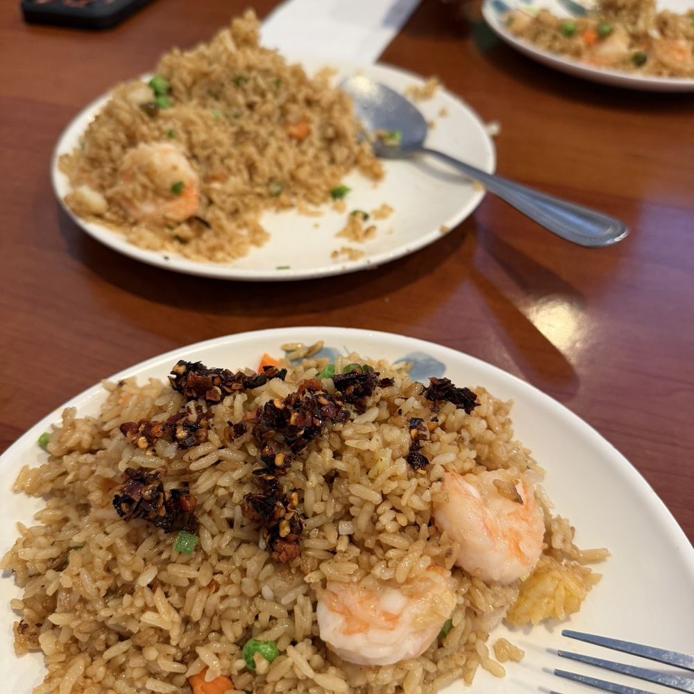 Lee's BBQ & Boba - Shrimp fried rice with hot oil sprinkled - Barbeque Near Me - Cudahy, California