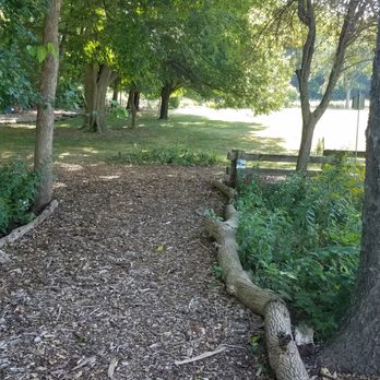 Hawthorn Glen - Nice shaded areas throughout - Recreation Centers Near Me - Milwaukee, Wisconsin Hawthorn Glen - Nice shaded areas throughout - Recreation Centers Near Me - Milwaukee, Wisconsin
