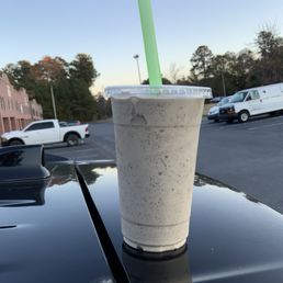 Milk Shake with mint moose tracks