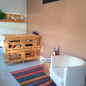 Sándalo - La recepcion con palets reciclados - Hair Removal Near Me - Humanes de Madrid, M Sándalo - La recepcion con palets reciclados - Hair Removal Near Me - Humanes de Madrid, M