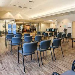 Vantage Eye Center - Salinas - Vantage Salinas Clinic - Front main waiting area