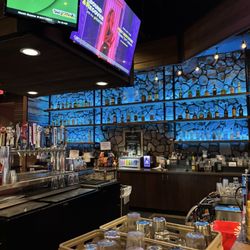 Ponderosa Lounge & Grill - The oversized bar