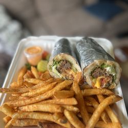 Chilli Chilli - Chopped Cheeseburger With Seasoned Fries