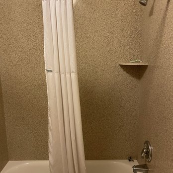 Days Inn by Wyndham Beaver - Tub & Shower Double Queen Room - Hotels Near Me - Beaver, Utah