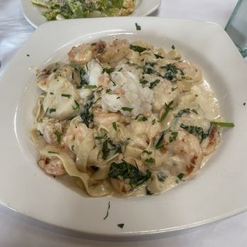 Paradiso Restaurant - Seafood Fettuccini! So much Crab and the scallops were huge! - Italian Near Me - San Leandro, California Paradiso Restaurant - Seafood Fettuccini! So much Crab and the scallops were huge! - Italian Near Me - San Leandro, California