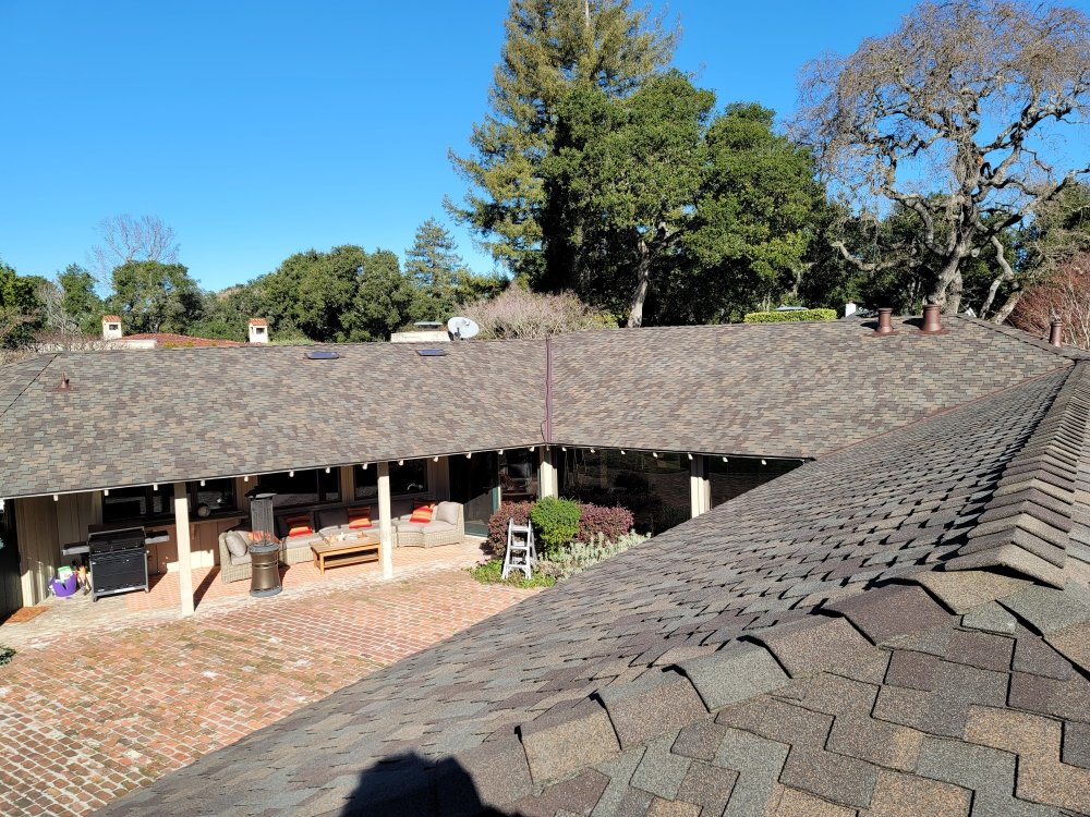 Slide of Julio & Family Roofing