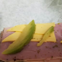 This is what they give you, when you pay extra for avocado. Laughable.
