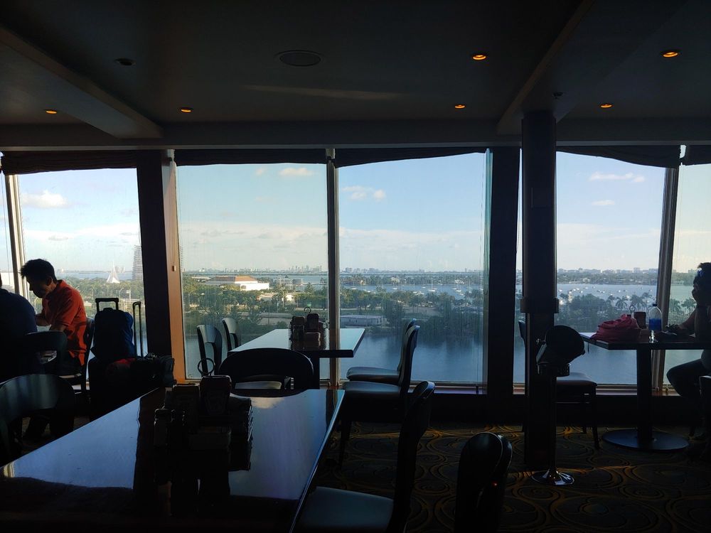 Norwegian Breakaway Garden Café Logo