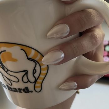 Lush Nail Bar - Nail Salons Near Me - Phoenixville, Pennsylvania