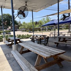 Baileson Brewing - Outside