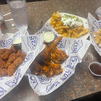 The 528 Tavern - Elite - American Near Me - Madison, Ohio