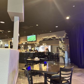 The District Bites N Brew - Bar and Restaurant - Bars Near Me - Tucson, Arizona