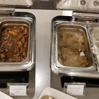 American Express Lounge - Dried out and depleted food selection at American Express Lounge, Melbourne Tullamarine Airport. - Airport Lounges Near Me - Tullamarine, VIC American Express Lounge - Dried out and depleted food selection at American Express Lounge, Melbourne Tullamarine Airport. - Airport Lounges Near Me - Tullamarine, VIC