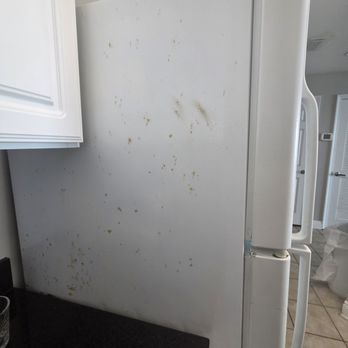 Liquid Life Vacation Rentals - Side of refrigerator in San Carlos 1108 - Vacation Rentals Near Me - Orange Beach, Alabama