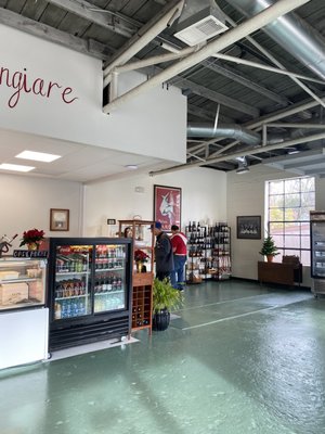 Tutti’s Italian Market & Deli by null