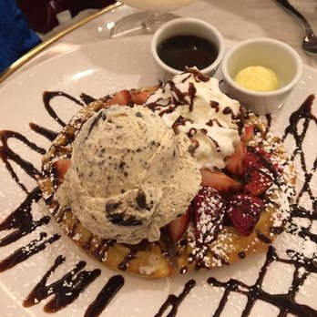 Sugar Factory Foxwoods - Waffles in heaven with ice cream - American Near Me - Mashantucket, Connecticut Sugar Factory Foxwoods - Waffles in heaven with ice cream - American Near Me - Mashantucket, Connecticut