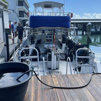 Islamorada Dive Center - Spotless and organized boats and crew. - Scuba Diving Near Me - Islamorada, Florida Islamorada Dive Center - Spotless and organized boats and crew. - Scuba Diving Near Me - Islamorada, Florida