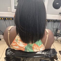 Kary Stylist Dominican Salon - Hairstyle