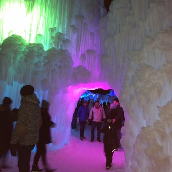 Ice Castles - Groups enjoying the Ice Castles - Art Tours Near Me - Midway, Utah Ice Castles - Groups enjoying the Ice Castles - Art Tours Near Me - Midway, Utah