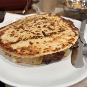 Laberinto de Humo - I forgot the name of this one but corn tortilla with grilled chicken and cheese - Mexican Near Me - Newark, California Laberinto de Humo - I forgot the name of this one but corn tortilla with grilled chicken and cheese - Mexican Near Me - Newark, California