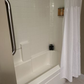 Bar Harbor Grand Hotel - Nice size tub - Hotels Near Me - Bar Harbor, Maine Bar Harbor Grand Hotel - Nice size tub - Hotels Near Me - Bar Harbor, Maine