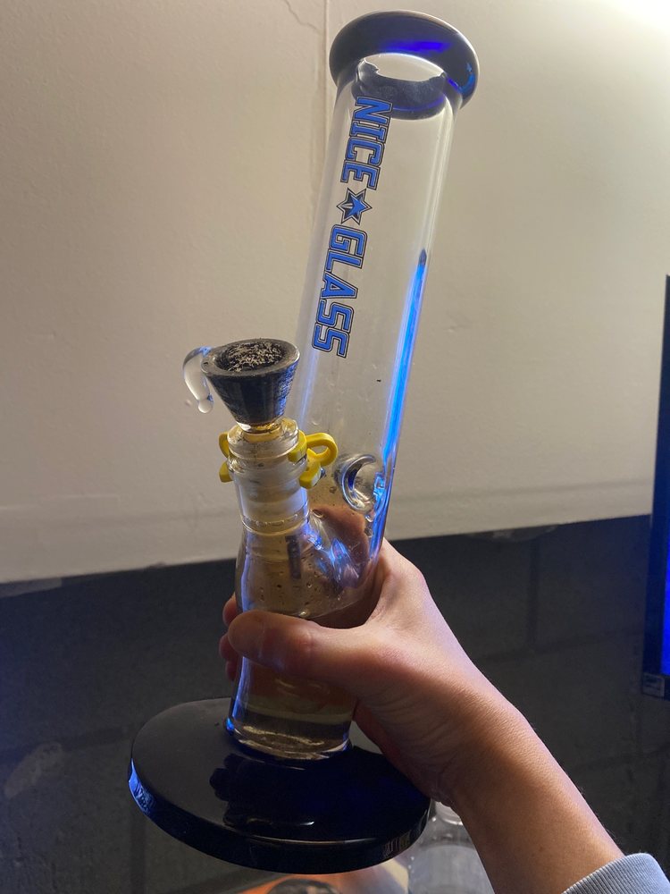 SMOKE OUTLET PLUS Updated October 2024 12 Photos 1645 Dundas