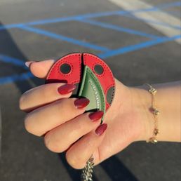 nails