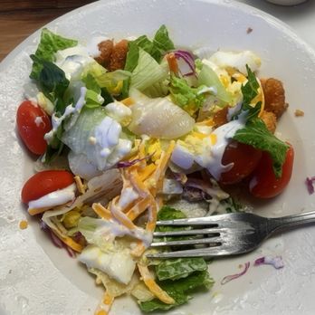 Texas Roadhouse - Good, fresh salad with Ranch dressing. - Steakhouses Near Me - Austin, Texas