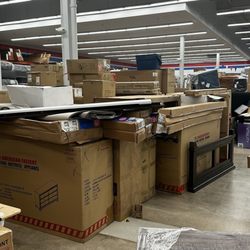 American Freight Furniture, Mattress, Appliance - Lots of product left probably because lied about prices.