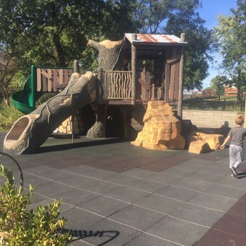 Shaw Park - The treehouse! I mean, look at that slide. That is so cool! - Parks Near Me - Clayton, Missouri