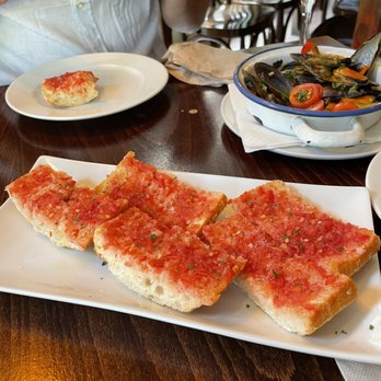 Tosca Del Carme - Bread with tomato - Tapas/Small Plates Near Me - Barcelona, B Tosca Del Carme - Bread with tomato - Tapas/Small Plates Near Me - Barcelona, B