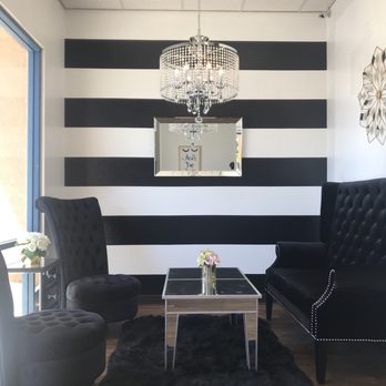 Chic Lash Bar - Waiting Lounge - Eyelash Service Near Me - Murrieta, California