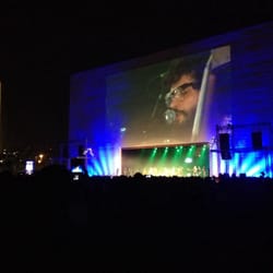 Auditório do Ibirapuera - Show do Mustache e os Apaches na parte externa do Auditório