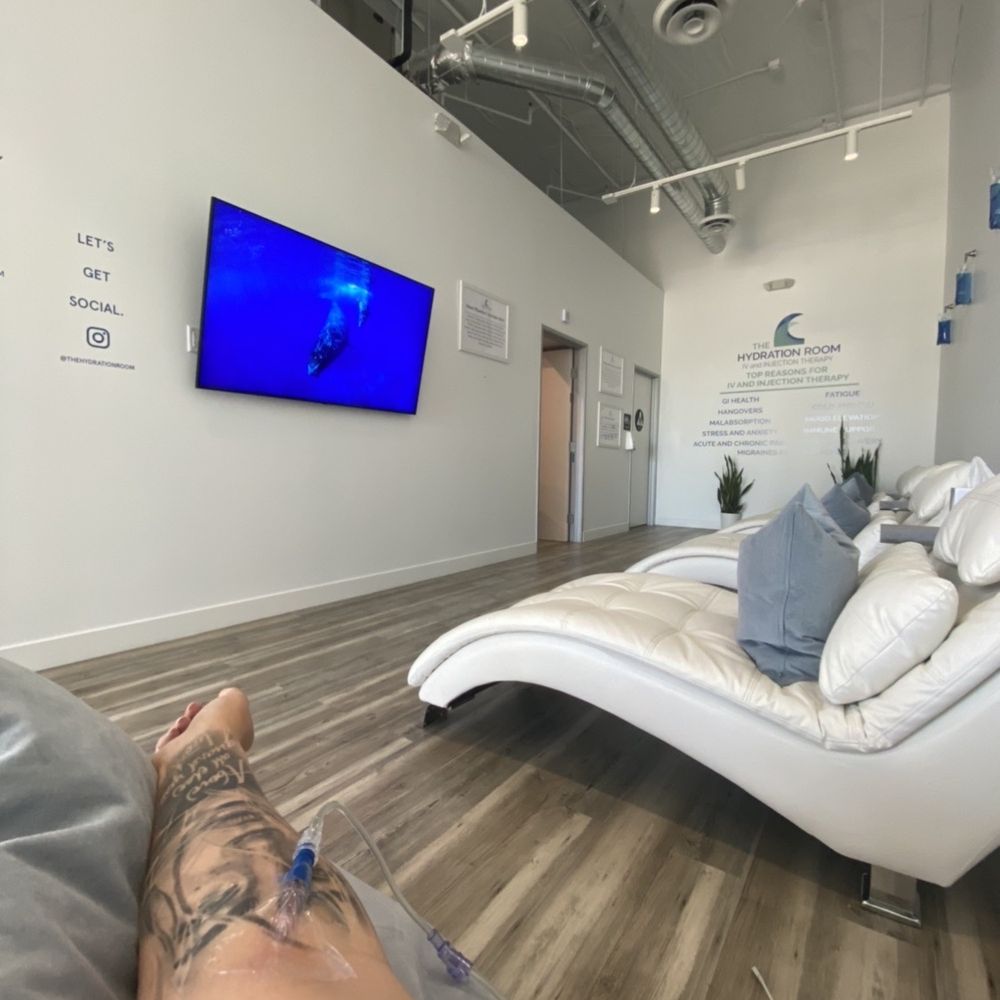 Relaxing environment & spaced out enough to feel comfortable when it gets busy.