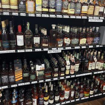 FOSTER'S WINE & SPIRITS - Updated August 2025 - 12 Photos
