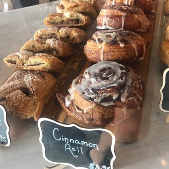 Le Cafe Du Val - Cinnamon rolls - Cafes Near Me - Henderson, Nevada