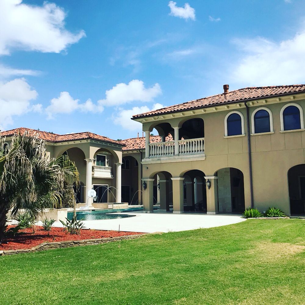 Slide of The Woodlands Premier Roofing