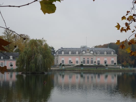 Schloss Benrath by null
