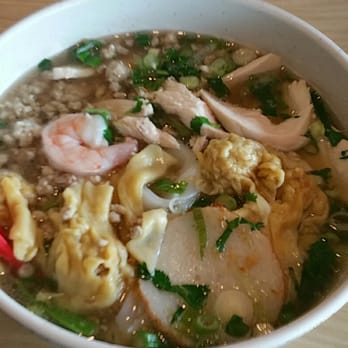 Noodle World - Wonton House Combo - loaded with stuff, but bland! - Chinese Near Me - Alhambra, California