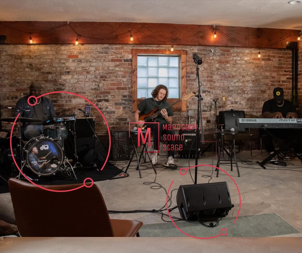 Mahogany Sound Stage