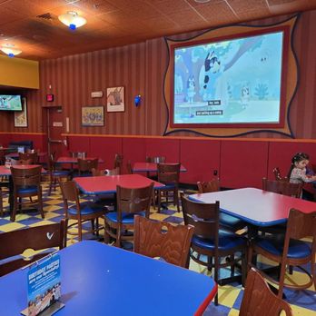 John's Incredible Pizza - Riverside - Partial seating area - Arcades Near Me - Riverside, California