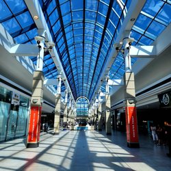 CF Richmond Centre - Main atrium