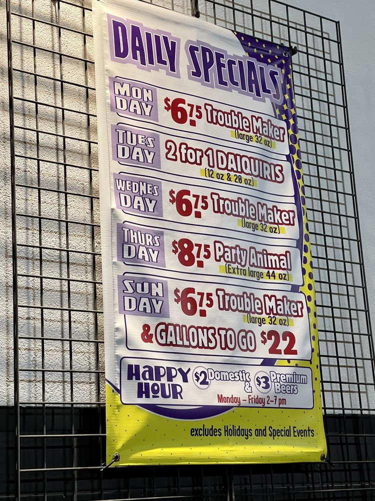 DAIQUIRIS & COMPANY Nightlife 640 W Airline Hwy, La Place, LA