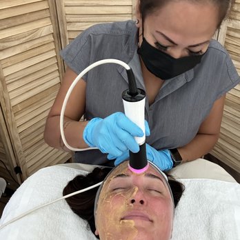 Kauai Drip - The Elite Oxgeneo aka Glo2facial aka 24k Facial

The facial of the future ‍ - IV Hydration Near Me - Kapaʻa, Hawaii