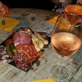 Divino - Round 1 - Wine Bars Near Me - Cassis, 13