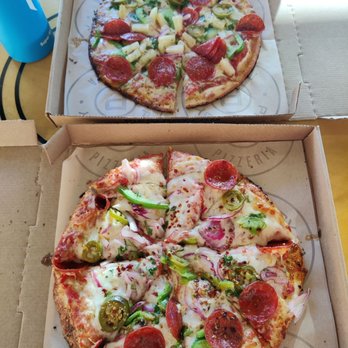 Pieology Pizzeria Southbay Pavillion Mall - Create your own pizza - Pizza Near Me - Carson, California