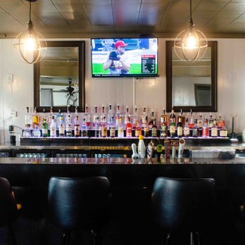 Dreamers Classic Bar - Bars Near Me - St. Francis, Wisconsin Dreamers Classic Bar - Bars Near Me - St. Francis, Wisconsin