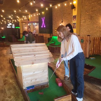 Big Mini Putt Club - Mini Golf Near Me - Chicago, Illinois