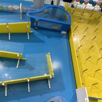 Hyper Kidz Ashburn - Another suction ball machine that doesn't work at all. - Indoor Playcenter Near Me - Ashburn, Virginia